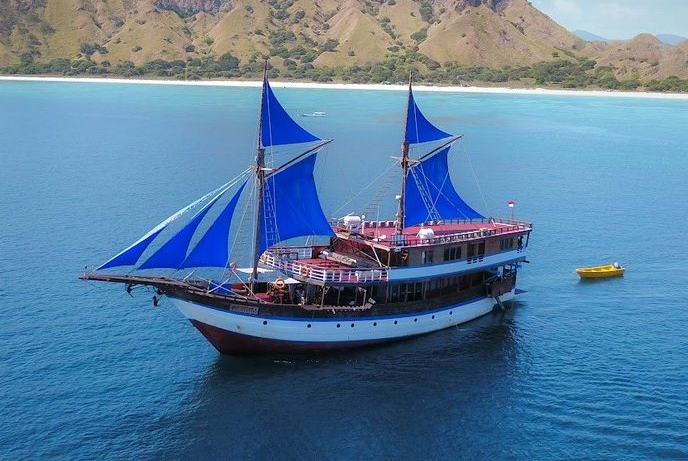 Perahu Phinisi